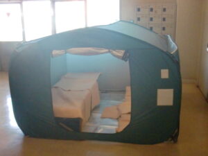 避難所　　テント